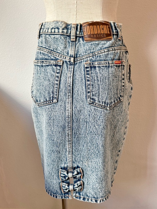 Jordache Dresses & Skirts - Vintage JORDACHE Light Blue Acid Wash Denim Skirt with Bow Accents